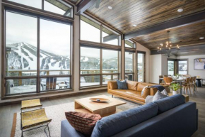 Mountain Home with Hot Tub, Near WP Resort!